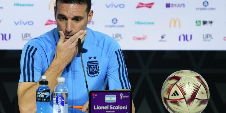 “Nuk luan vetëm Messi dhe Mbape”, Scaloni në prag të finales: Jemi gati të hyjmë në histori