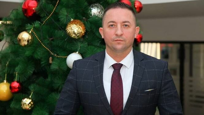Mehaj uron Krishtlindjen: Paqja mbretëroftë gjithmonë në familjet dhe zemrat e juaja