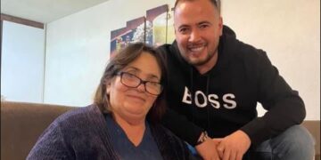 Dedikimi emocional i ‘Tigrit’ për nënën e tij: Më mirë bukë, kripë e zemër pranë saj, se darka luksoze në kryeqytet