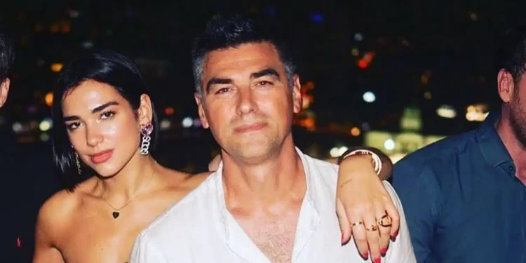 Daily Mail publikon E-mailet: Babai i Dua Lipas bëri përpjekje që ajo të interpretonte në “Katar 2022