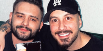 Donald Veshaj pranon dhuratë unike nga artisti kosovar, Noga