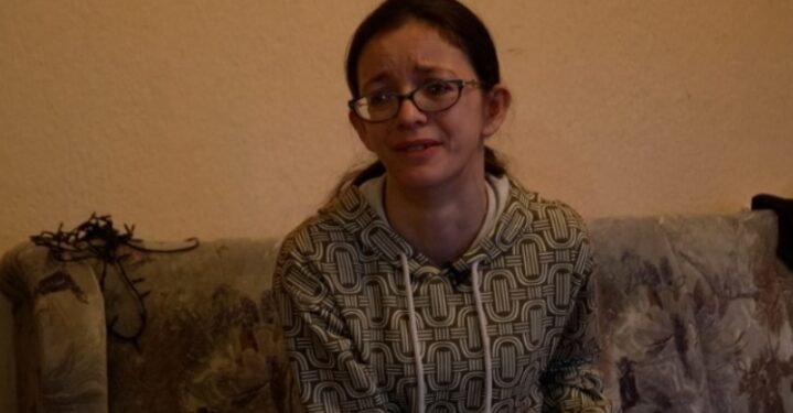 E dhimshme: Nëna e 8 fëmijëve që jetojnë me social: Fëmijët dojnë me hangër, s’kam pare me u dhanë