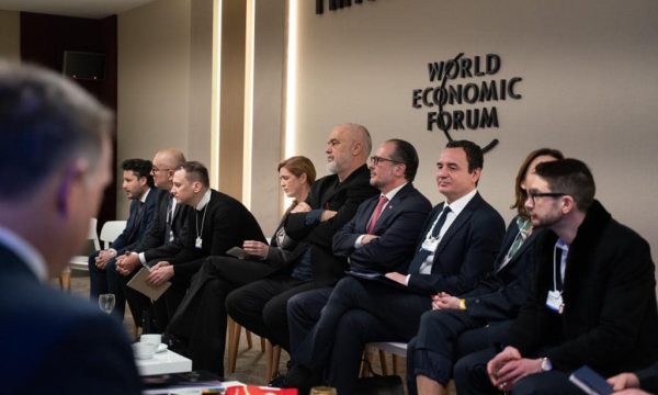 Kurti e Rama flasin në Davos për ‘dialogun në Ballkan’, Vuçiq nuk merr pjesë