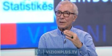 Gjinekologu shqiptar i quan plaka gratë 30-vjeçare: Duhet të lindin 3 fëmijë