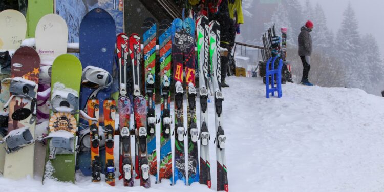 Po skijonte në Brezovicë, të riut nga Shqipëria ia vjedhin 8 mijë euro nga vetura