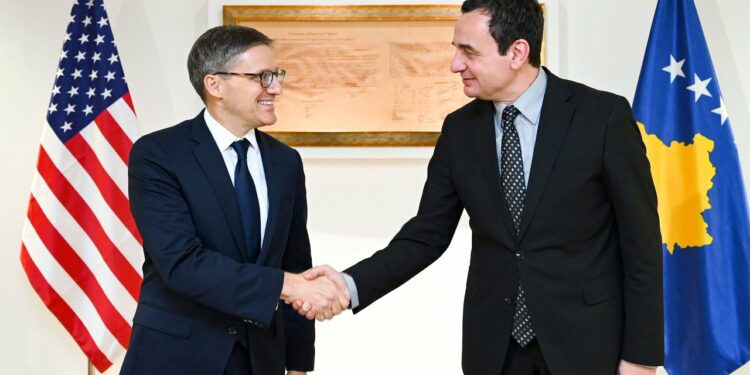 Qeveria deklarohet për takimin e Kurtit me Chollet, s’jep shumë detaje për diskutimin mbi dialogun