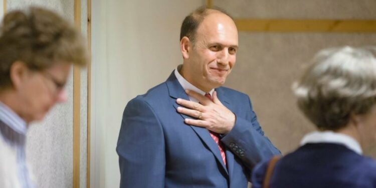 Vdekja e pacientit, Bajraktari mbron mjekun, kundërshton drejtorin: Sonte quhem Kushtrim, s’do të doja të quhem Rifat