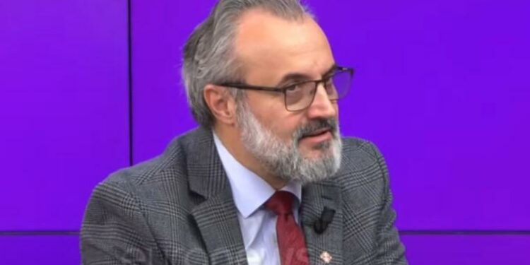 Godet teologu: Varrimi bëhet për 24-orë sepse ka raste që janë ringjallur
