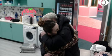 “Të kam shpirt”, Luizi puth Kiarën në lavanderi