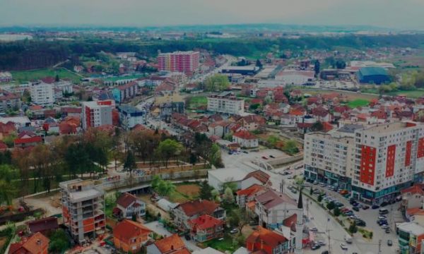 Pas një mosmarrëveshje për pronë, 21-vjeçari shkon afër shtëpisë së babait dhe gjuan me armë zjarri