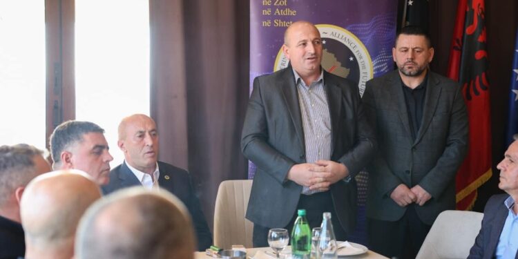 Aderimi i 30 ish-ushtarëve të Brigadës ‘Mërgimi’/ Blakaj: AAK mbetet adresa e duhur për ish ushtarët e UÇK-së