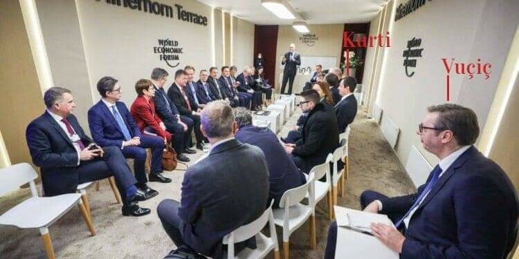 Kurti i privilegjuar në Zvicër, Vuçiqin e ulin në karrigen e asistentëve