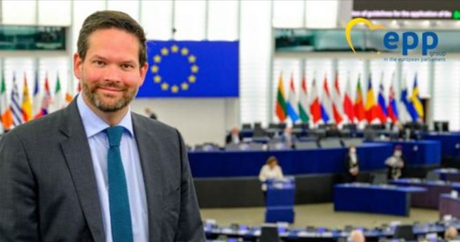 “Kosova është foshnje e BE-së dhe e SHBA-së”, Mandl: Ne duhet të kujdesemi për të