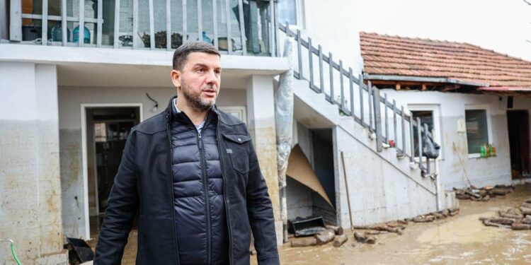 Dëmet nga vërshimet, Krasniqi kërkon reagim urgjent nga Qeveria