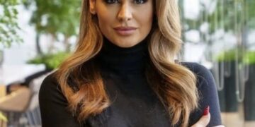 Xhuli – Atdheut: Mua më duhet një burrë shumë i fortë