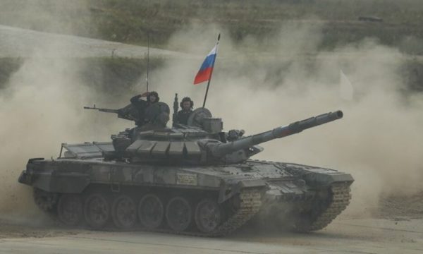 Pamje të mercenarëve nga Serbia, duke kryer stërvitje ushtarake përkrah rusëve në Ukrainë