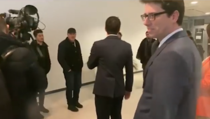 “Kthehuni kësaj here”, Përparim Kryeziu i lut gazetarët të kthehen në konferencën e Hekuran Muratit