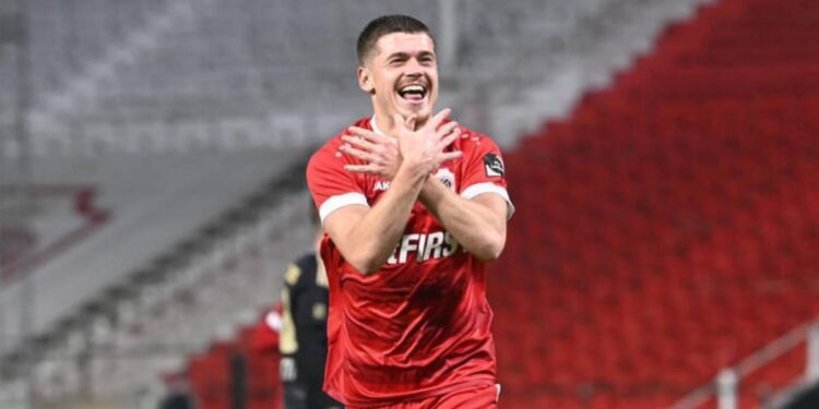 Mitrovicasi Arbnor Muja shpallet lojtari i muajit te Antwerpi