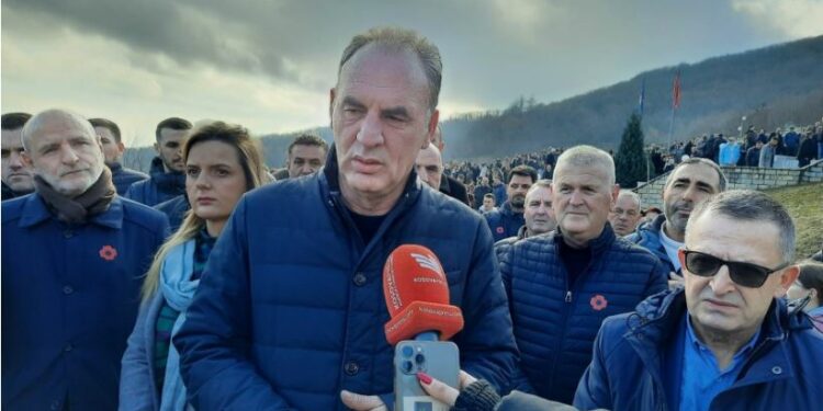 Limaj nga Reçaku: S’do të na fal as Zoti dhe as Kombi nëse lejojmë që kriminelët të na ndryshojnë historinë