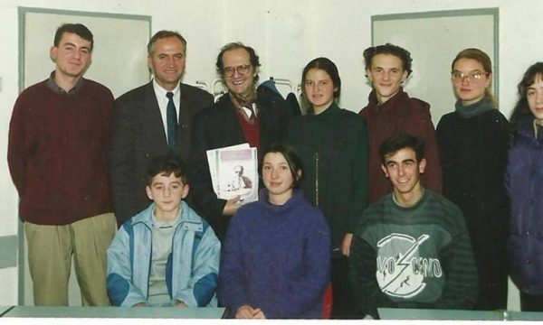 Diplomati norvegjez rikujton Rugovën për “qetësinë dinjitoze”