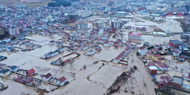 Ushqim, batanije, e produkte higjienike… – këtu mund t’i dërgoni ndihmat për qytetarët e Skenderajt
