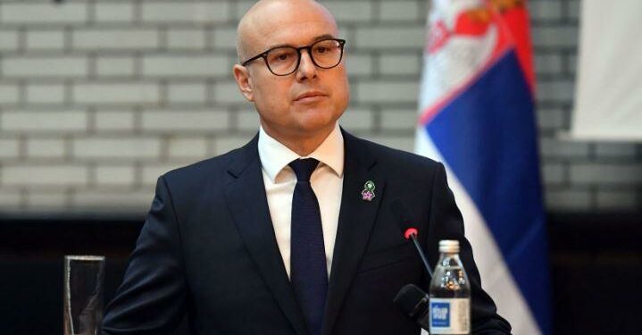 Ministri serb zbulon tre pikat që përbëjnë vijën e kuqe në negociatat për Kosovën