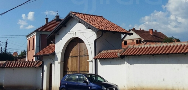 Gjendet pa shenja jete kleriku në Kishën Ortodokse në Vushtrri, dyshohet për vetëvrasje