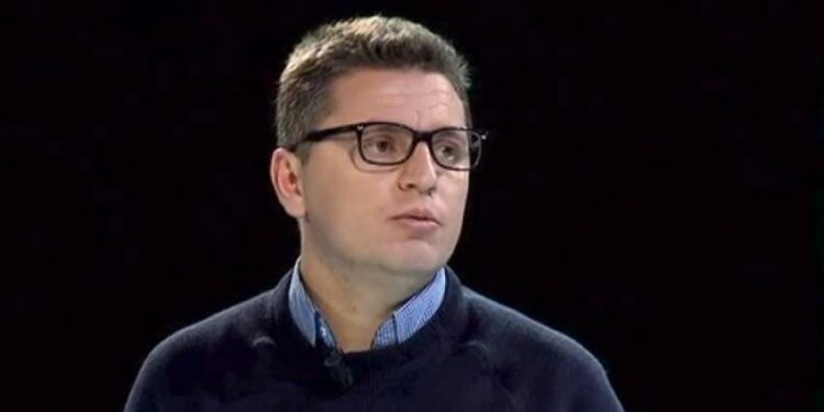 Zogaj: Qeveria Kurti e mirë për propagandë se për nivel qeverisje nuk i’a kalojnë as qeverisë së Bajram Kosumit