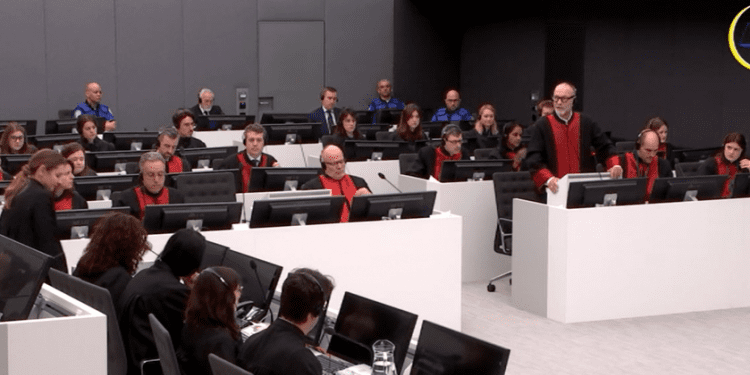 Fillon konferenca përgatitore për gjykim ndaj Thaçit, Veselit, Krasniqit e Selimit