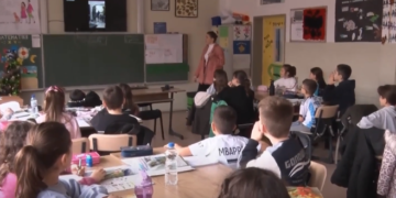 Loja e rrjeteve sociale që po rrezikon jetën e fëmijëve, është shpërndarë edhe te nxënësit