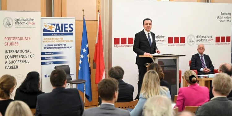 Kurti me rrëfim prekës në Vjenë, si u gjet në lum trupi i 7 vjeçares kosovare të vrarë nga Serbia: Brenda çantës kishte laps, fletore dhe kukull