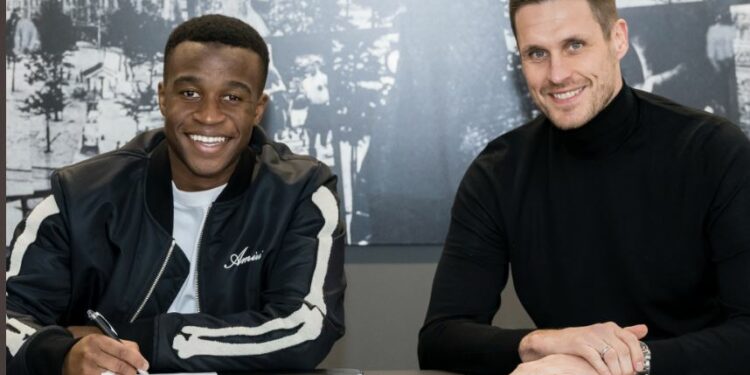 Zyrtare: Dortmund blindon talentin 18 vjeçar