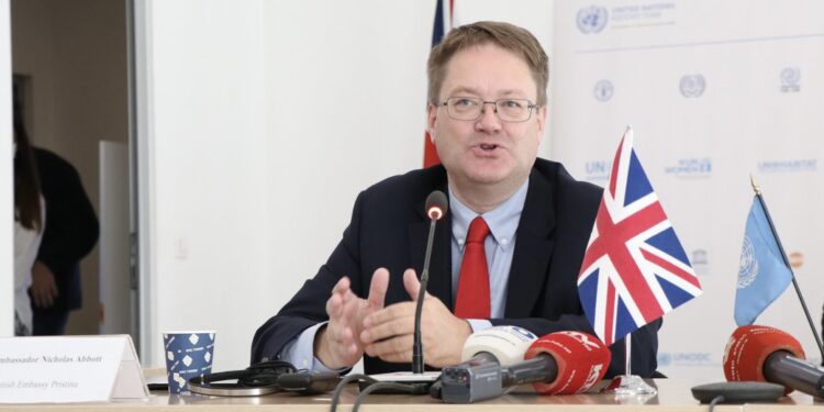 Ambasadori britanik përkrahë krijimin e Asociacionit, e fton Qeverinë të ketë progres në këtë drejtim