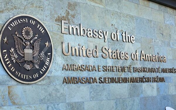 Këta janë përfaqësuesit e institucioneve dhe partive që do të shkojnë në takimin e ftuar nga ambasada amerikane