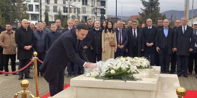 LDK nderon Rugovën, Abdixhiku thotë se ishte ati themeltarë i Pavarësisë