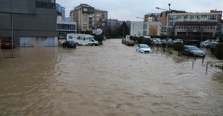 Lajm i mirë: Komuna e Mitrovicës ndan 500 mijë euro për familjet e prekura nga vërshimet
