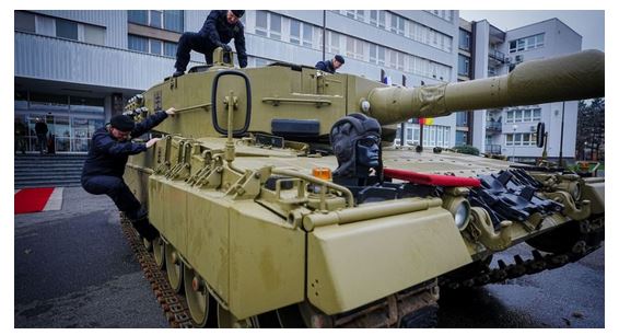 Furnizoi Ukrainën me tanke Leopard, Rusia “hakmerret” ndaj Gjermanisë