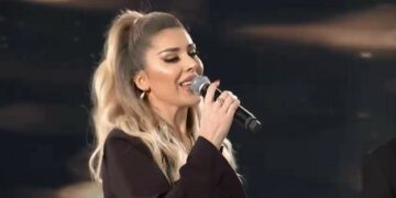 Këngëtarja e njohur  Lendita Selimi Hajdini s’ka të ndalur, sjell potpurin live (Video)