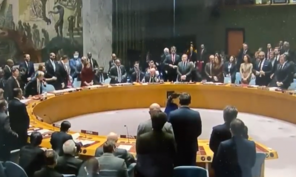 Rusia ndërpren minutën e heshtjes për Ukrainën