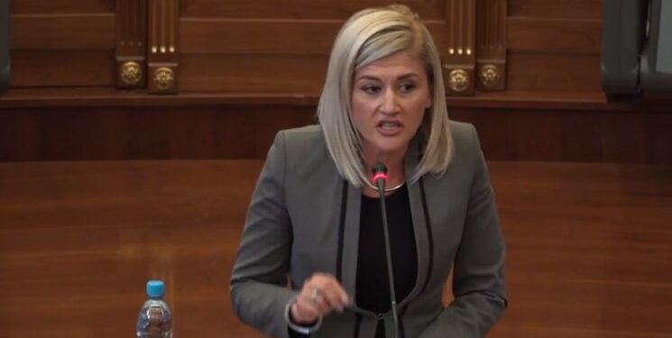 Dyshimi i Kusari-Lilës për Haki Abazin: Hidhërimin e ka me diçka tjetër
