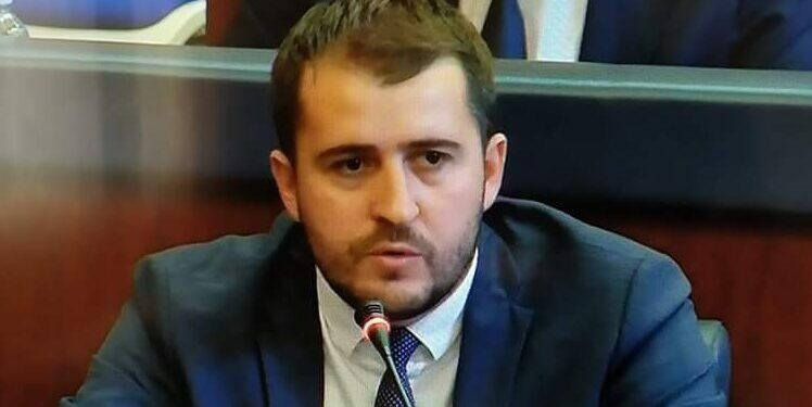 Lushtaku kërkon që Prokuroria t`i intervistojë Kurtin e Haxhiun për mostrat e Deharit