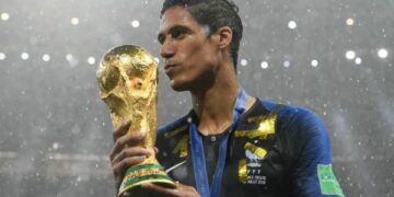 Varane i befason të gjithë, pensionohet nga Kombëtarja e Francës