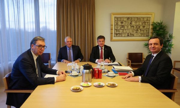 Qeveria me njoftim për takimin në Bruksel: Serbia nuk është e gatshme për ta nënshkruar propozimin europian