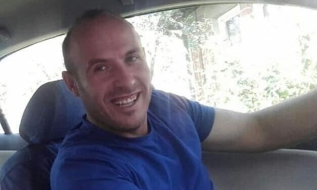 Sot në Skënderaj varroset mërgimtari që vdiq i ri, la pas gruan me 3 fëmijë