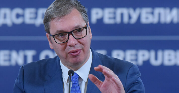 Vuçiç: Serbia do të blejë dronë kamikazë nga Emiratet