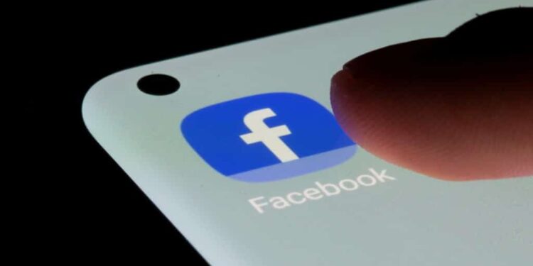 “Pedofili q* me gruan e mikut”, gjakovarit i publikohet një foto në Facebook – e denoncon rastin