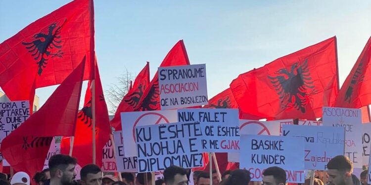 Protestuesit: Asociacioni njëetnik ka rrezik të shndërrohet në shtet brenda shtetit