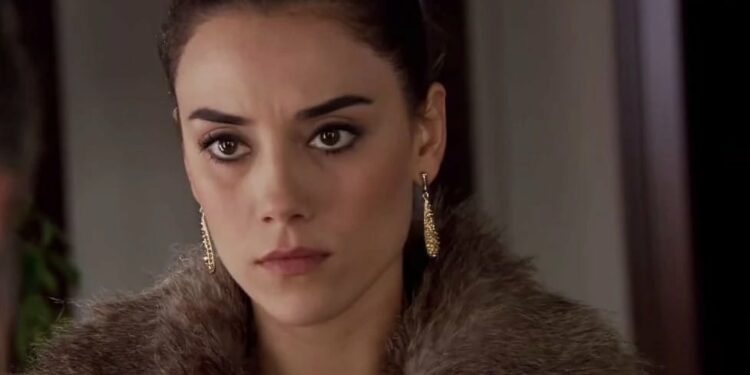 E frikshme: Raportohet se aktorja e njohur është zhdukur në tërmetin famëkeq në Turqi