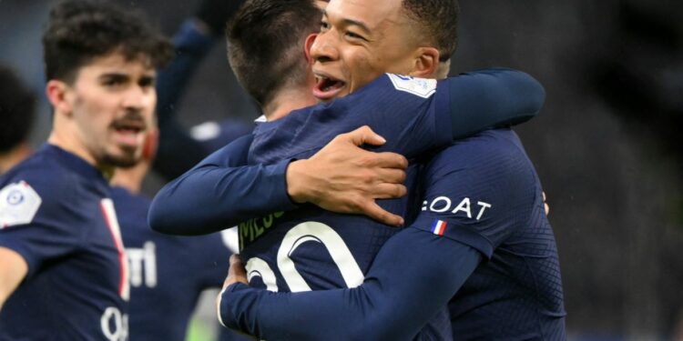 PSG fiton lehtësisht derbin, Messi e Mbappe me rekorde të reja