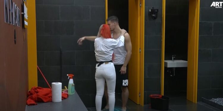 Andi i acaruar me Gresën: Nuk dua të dëgjoj fjalë që kam dëgjuar prej shumë vajzave (VIDEO)